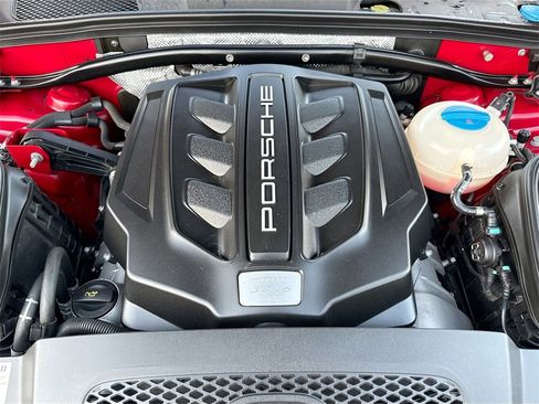 Used 2018 Porsche Macan GTS w/ Premium Package Plus image 33