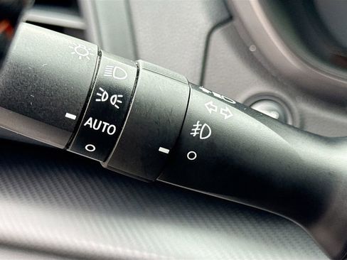 Used 2020 Subaru Crosstrek 2.0i Premium image 13