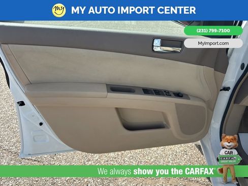 Used 2011 Nissan Sentra 2.0 SL w/ Navigation Pkg image 9