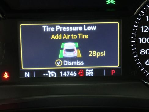 Used 2023 Cadillac XT4 Premium Luxury image 38