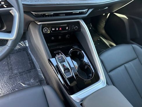 Certified 2025 Audi Q5 Premium w/ Convenience Package AWD/4WD image 17
