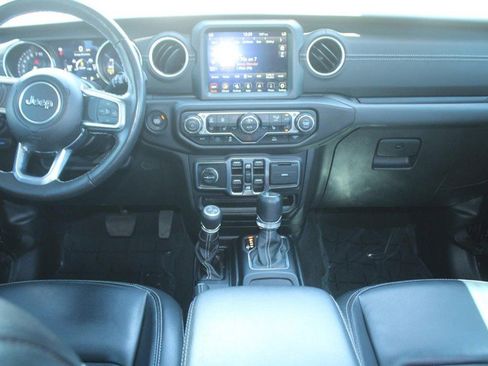 Used 2022 Jeep Wrangler Unlimited Sahara w/ Cold Weather Group image 14