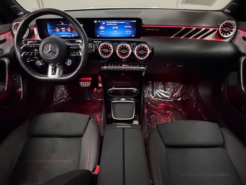 Certified 2025 Mercedes-Benz CLA 35 AMG 4MATIC image 40