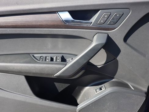 Used 2024 Audi Q5 2.0T Premium image 17