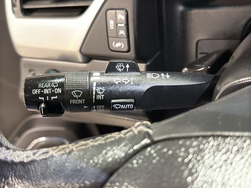 Used 2019 Chevrolet Tahoe LT image 15