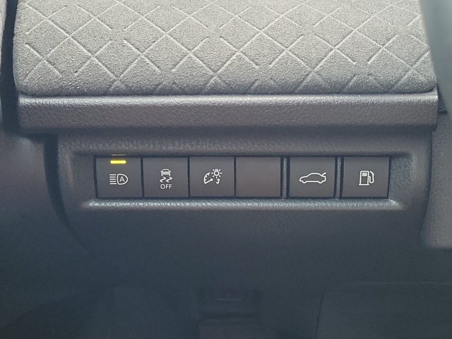 Used 2025 Toyota Camry XLE FWD image 18