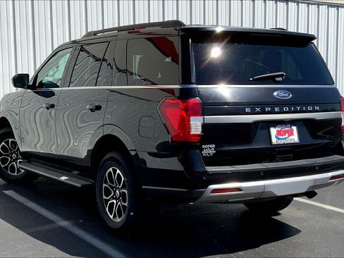 Used 2024 Ford Expedition XLT image 9