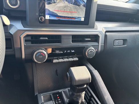 Used 2026 Toyota 4Runner SR5 AWD/4WD image 16