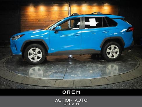 Used 2019 Toyota RAV4 XLE w/ Carpet Mat Package FWD image 1