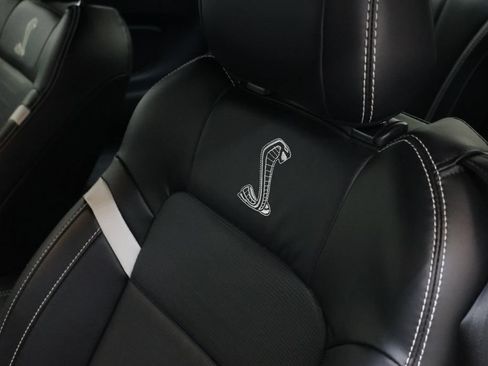 Used 2022 Ford Mustang Shelby GT500 w/ Technology Package RWD image 18