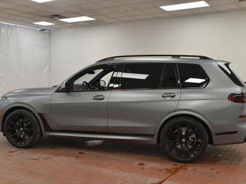 Certified 2025 BMW X7 xDrive40i w/ M Sport Package image 2