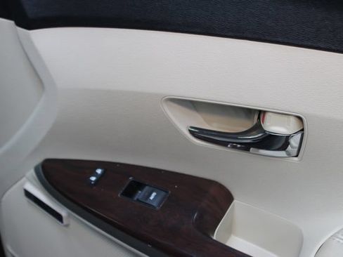 Used 2015 Toyota Venza Limited AWD/4WD image 9