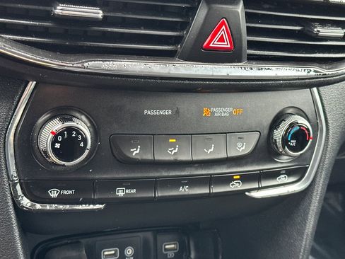 Used 2019 Hyundai Santa Fe SE image 22