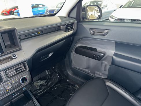 Used 2023 Ford Maverick Lariat w/ Equipment Group 500A Standard AWD/4WD image 31