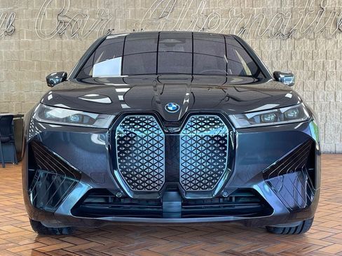 Used 2022 BMW iX xDrive50 w/ Sport Package AWD/4WD image 3