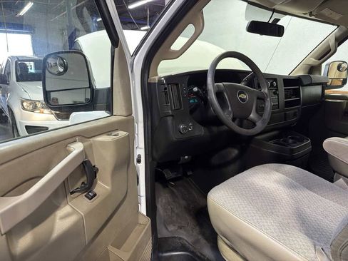 Used 2017 Chevrolet Express 2500 image 16