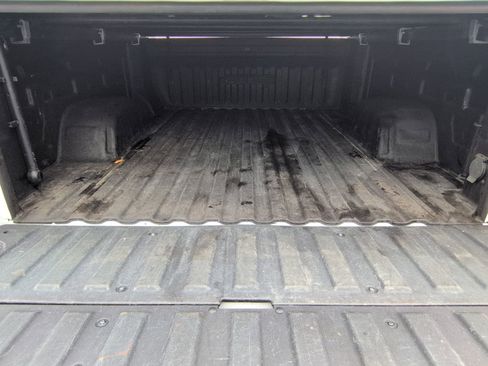 Used 2022 GMC Sierra 1500 AT4 w/ Technology Package AWD/4WD image 26