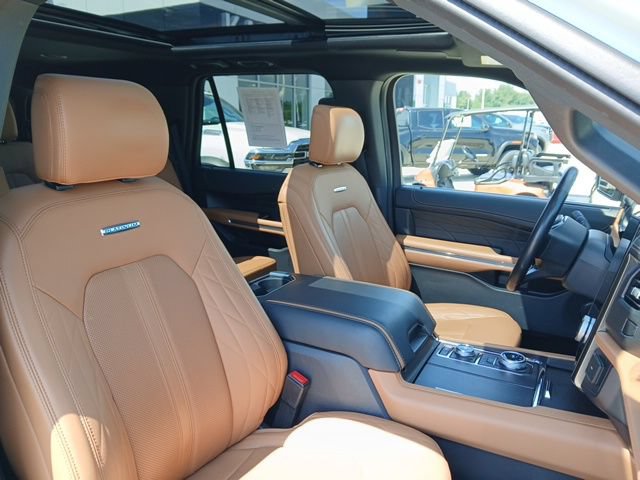 Used 2023 Ford Expedition Platinum AWD/4WD image 35