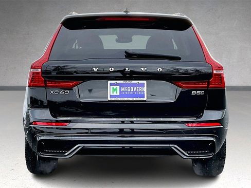 Certified 2023 Volvo XC60 B5 Ultimate w/ Climate Package image 5