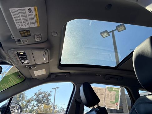 Used 2021 Lincoln Corsair AWD w/ Premium Package image 10