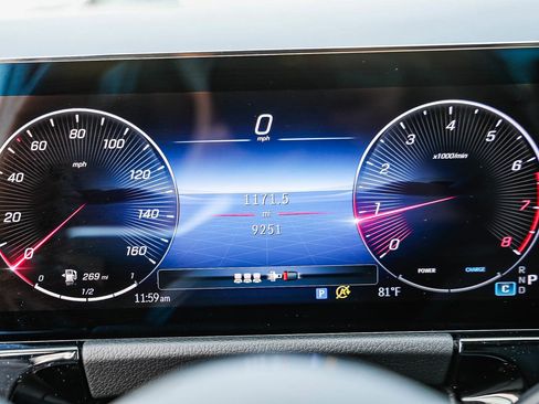 Used 2025 Mercedes-Benz GLA 250 4MATIC image 23