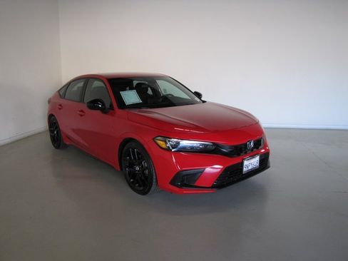 Certified 2024 Honda Civic Sport image 3