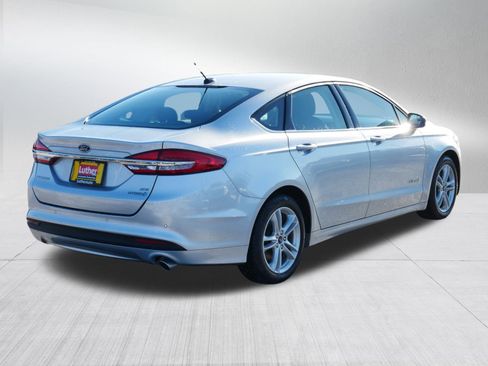 Used 2018 Ford Fusion SE image 7