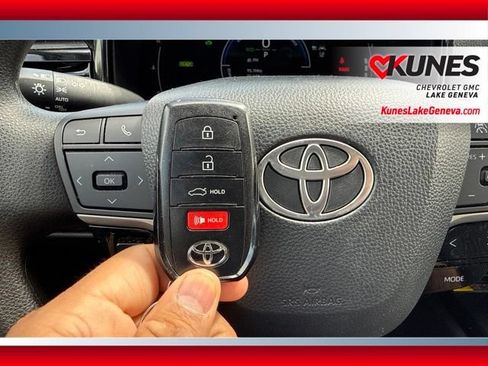 Used 2025 Toyota Camry LE FWD image 31
