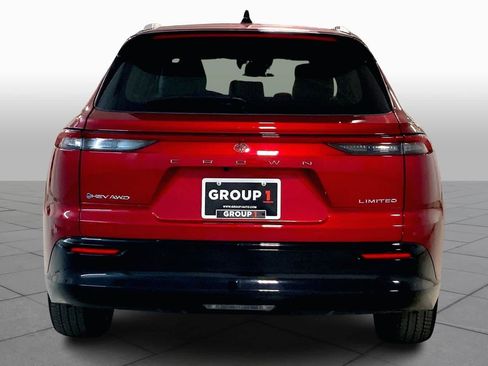 Used 2025 Toyota Crown Signia w/ Advanced Technology Package image 4