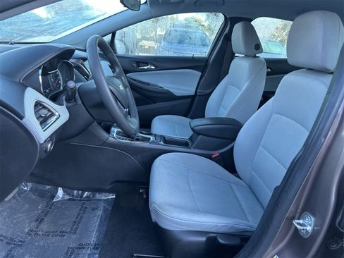 Used 2019 Chevrolet Cruze LS image 13