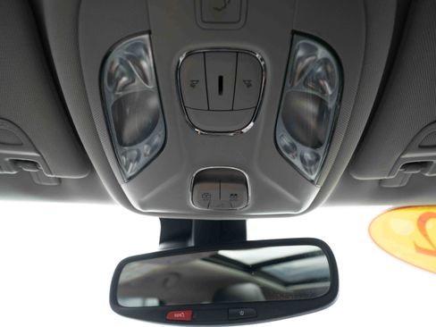 Used 2022 Jeep Compass Latitude w/ Sun and Sound Group FWD image 17