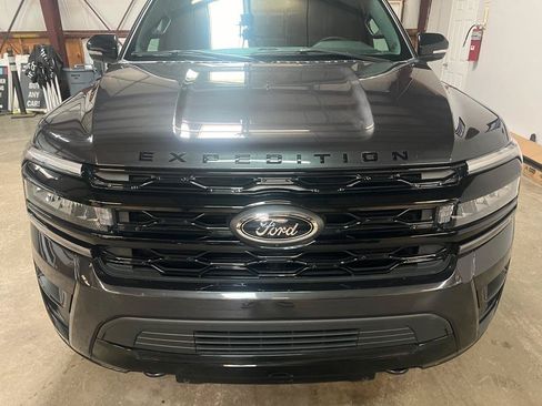 Used 2023 Ford Expedition Limited AWD/4WD image 13