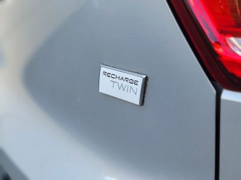 Used 2023 Volvo XC40 Recharge Ultimate image 41