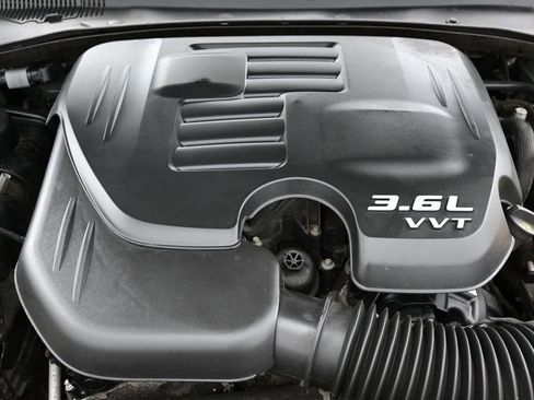 Used 2019 Dodge Charger SXT AWD/4WD image 40