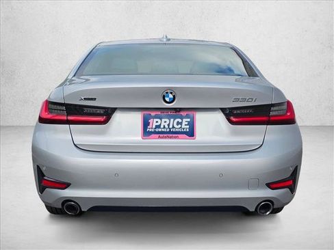 Used 2019 BMW 330i xDrive Sedan AWD/4WD image 4