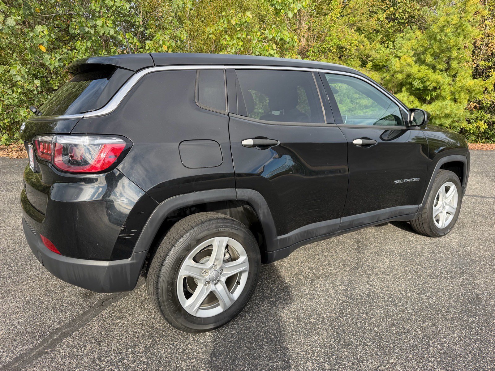 Used 2023 Jeep Compass Sport AWD/4WD image 14
