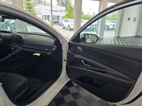 New 2026 Hyundai Elantra Limited FWD image 40