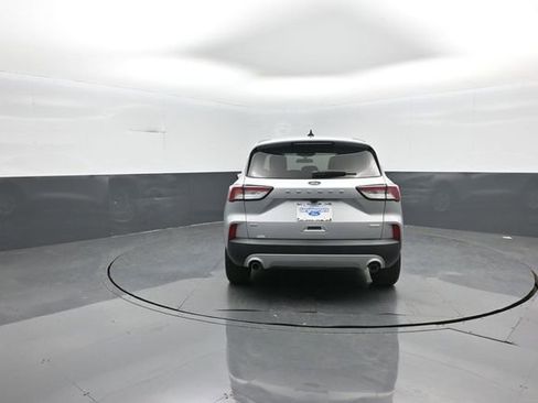 Certified 2020 Ford Escape SE image 6