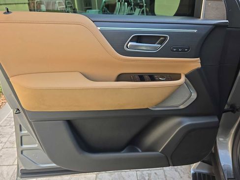 Certified 2025 INFINITI QX80 Sensory image 14