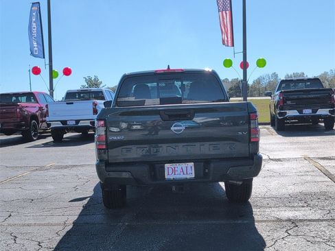 Used 2024 Nissan Frontier SV w/ SV Convenience Package image 4