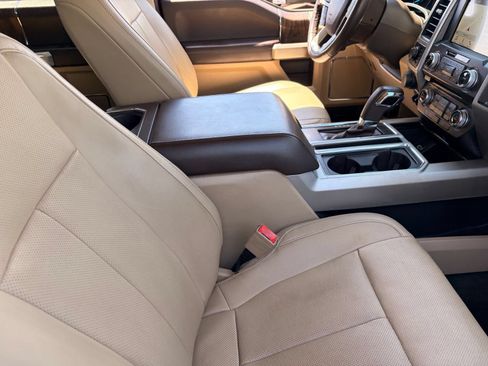 Used 2018 Ford F150 Lariat w/ Equipment Group 502A Luxury AWD/4WD image 11