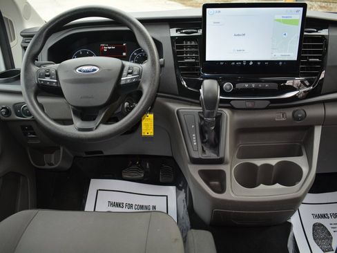 Used 2023 Ford Transit 350 XLT image 3