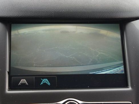 Used 2017 Chevrolet Cruze LT w/ Convenience Package image 6