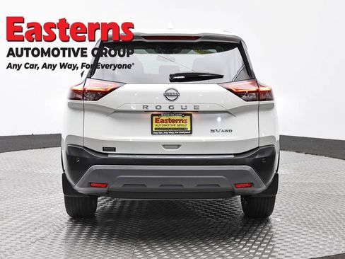 Used 2023 Nissan Rogue SV AWD/4WD image 6
