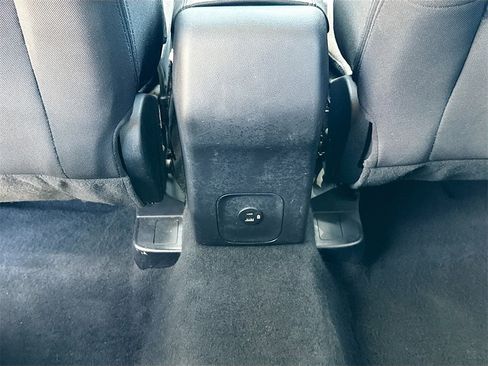 Used 2021 Ford Escape SE image 25