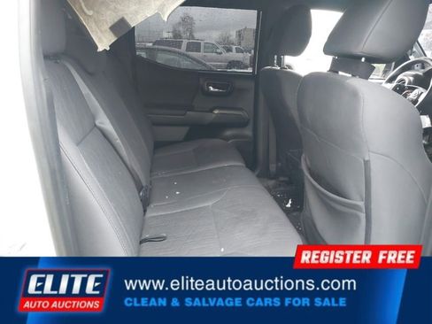 Used 2018 Toyota Tacoma TRD Sport w/ Technology Package image 16