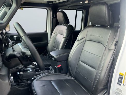Used 2022 Jeep Wrangler Unlimited Sahara w/ Cold Weather Group image 9