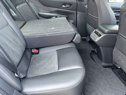 Used 2024 Nissan Ariya AWD image 28