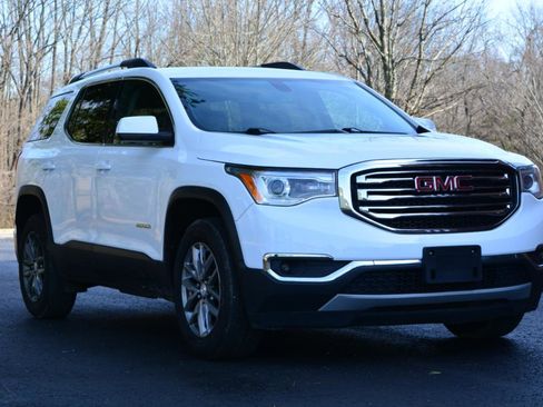 Used 2019 GMC Acadia SLT image 3