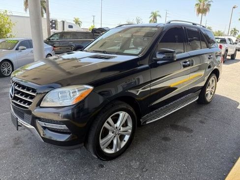 Used 2015 Mercedes-Benz ML 350 4MATIC image 3